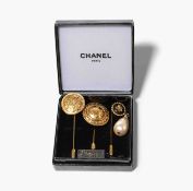 Chanel, 3 Pins