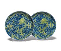 1 Paar feine blau-gelbe Drachen-Teller