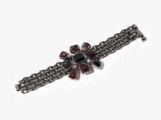 Chanel, Bracelet und Brosche