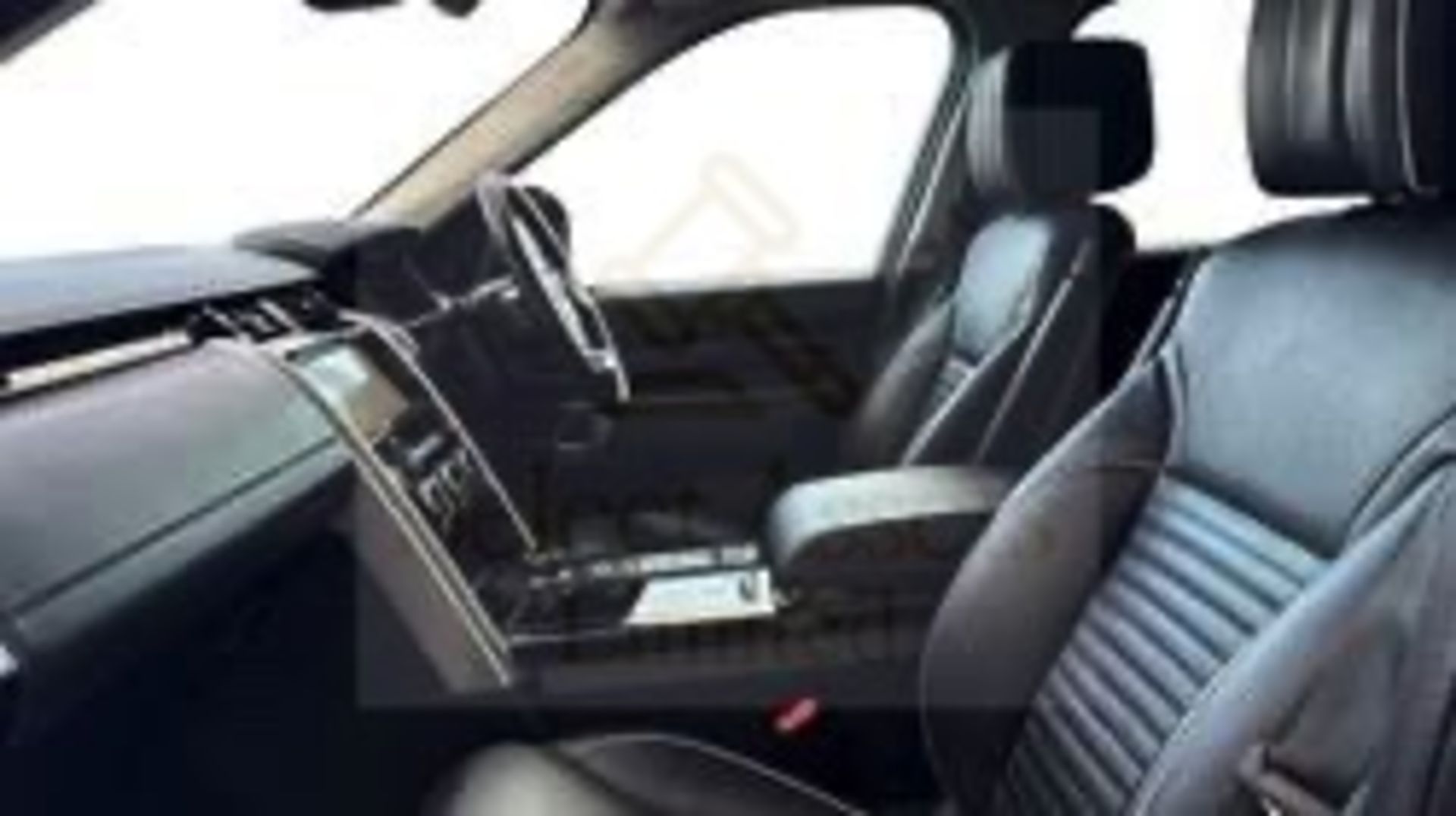 "RESERVE MET" Land Rover Discovery HSE Luxury Diesel Automatic - 7 Seater - 18 Reg - Only 84k Miles - Image 6 of 11