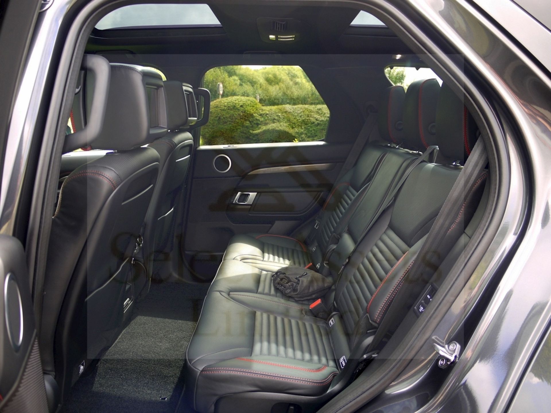 "RESERVE MET" Land Rover Discovery HSE Luxury Diesel Automatic - 7 Seater - 18 Reg - Only 84k Miles - Image 11 of 11