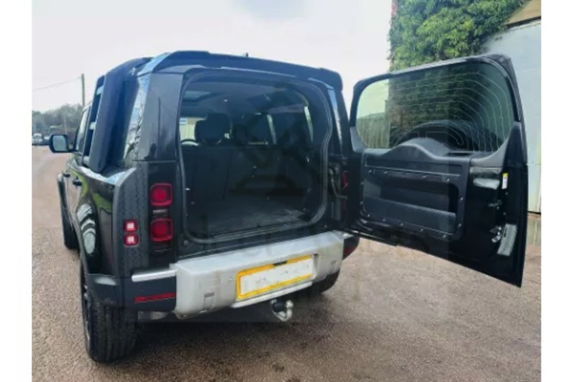 Land Rover Defender 110 3.0d AWD Mhev Automatic - All New 2025 Reg -1 Owner -Only 5k Miles -Pan Roof - Image 39 of 39