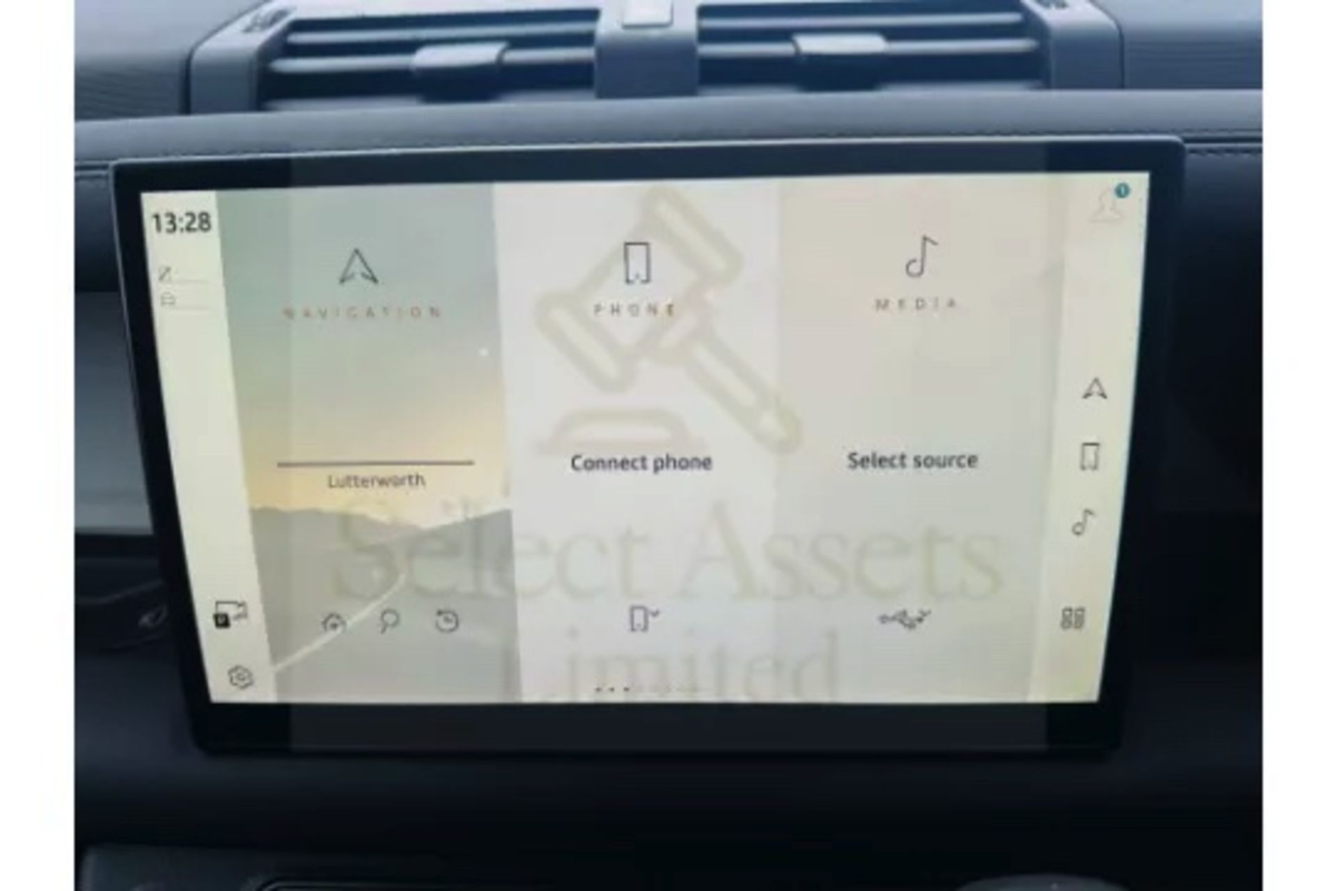 Land Rover Defender 110 3.0d AWD Mhev Automatic - All New 2025 Reg -1 Owner -Only 5k Miles -Pan Roof - Image 29 of 39