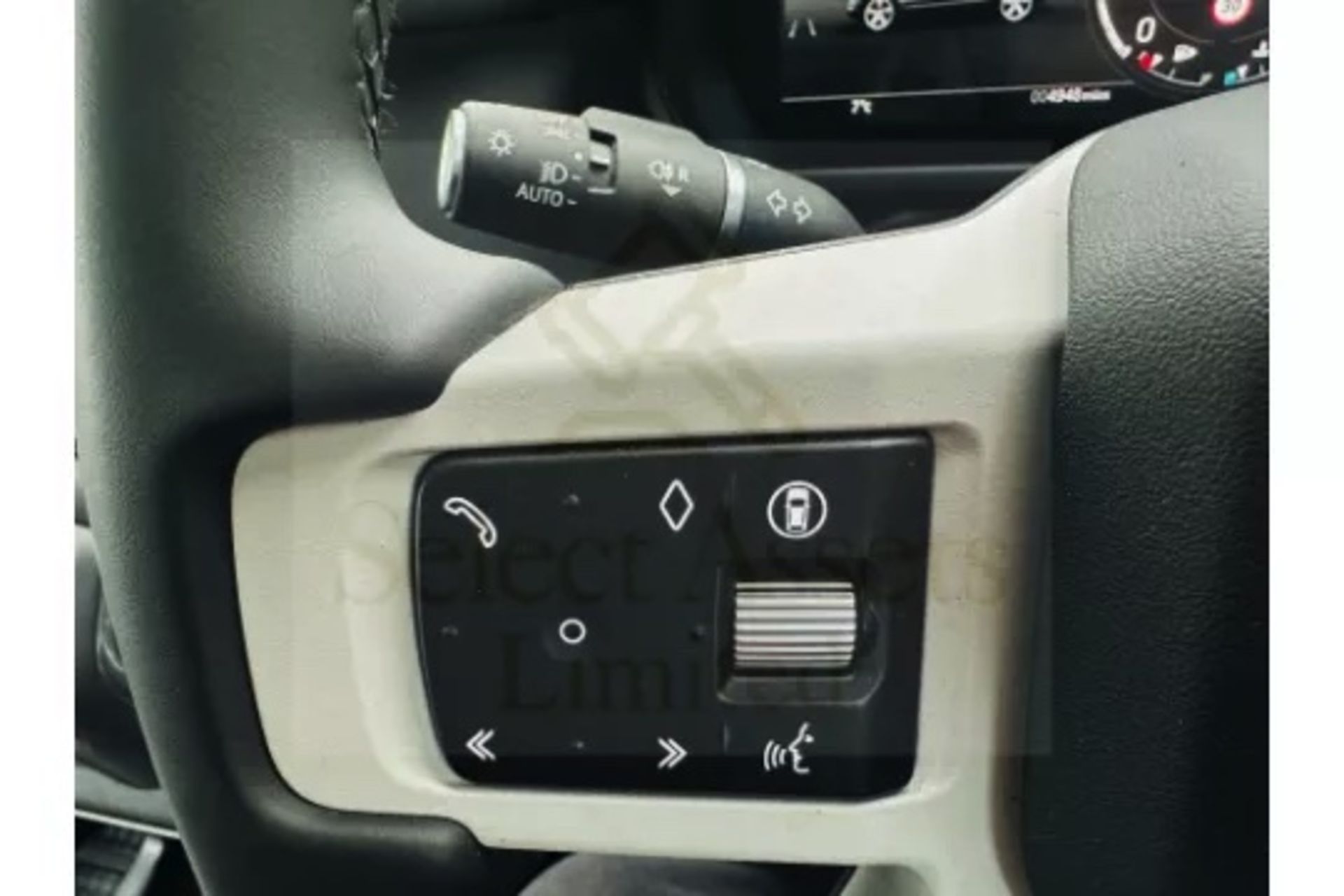 Land Rover Defender 110 3.0d AWD Mhev Automatic - All New 2025 Reg -1 Owner -Only 5k Miles -Pan Roof - Image 21 of 39