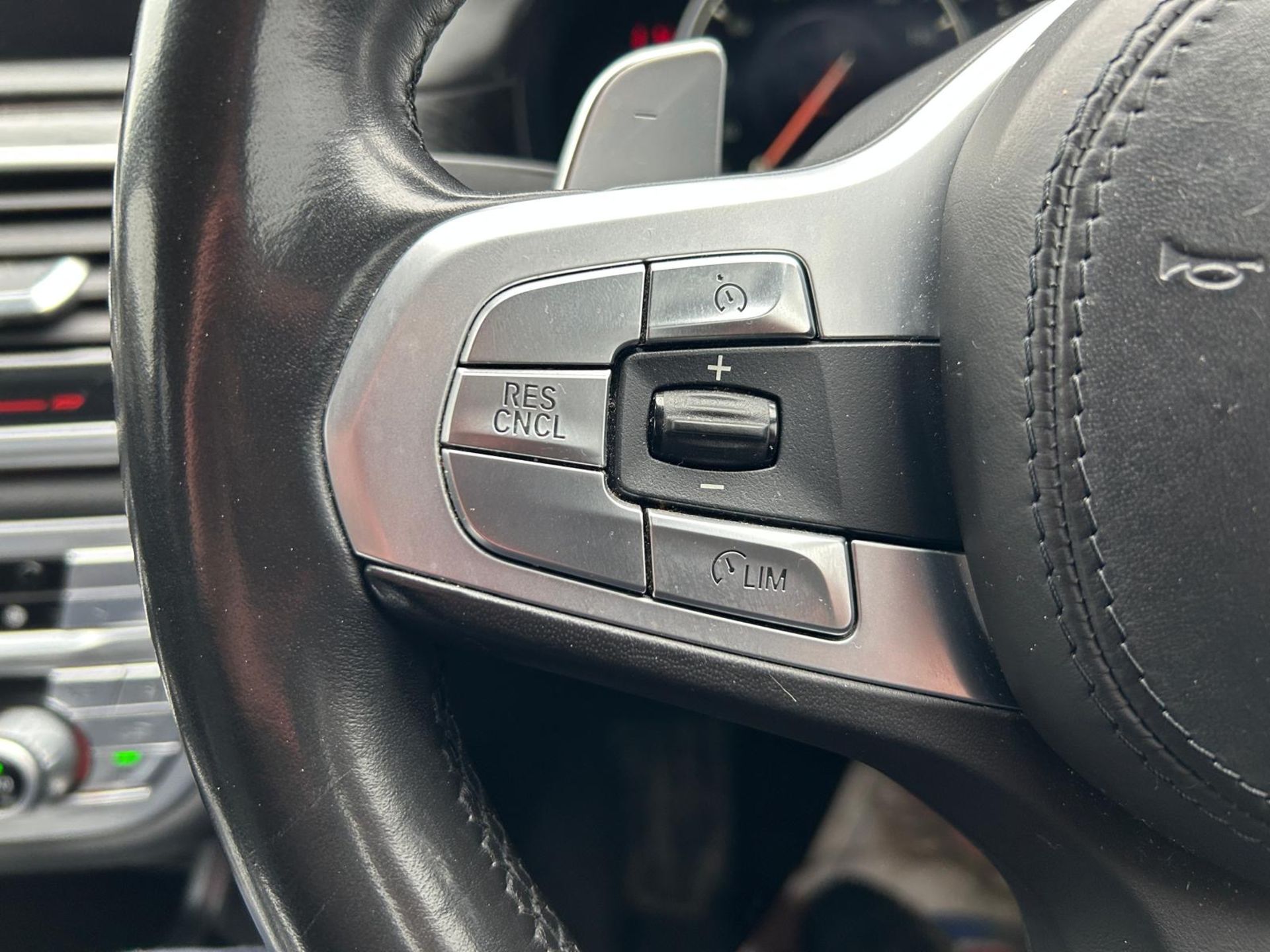 (RESERVE MET)BMW 730D M SPORT AUTO "SALOON" 2018 MODEL - LEATHER - SAT NAV- AIR CON - ONLY 65K MILES - Image 24 of 27