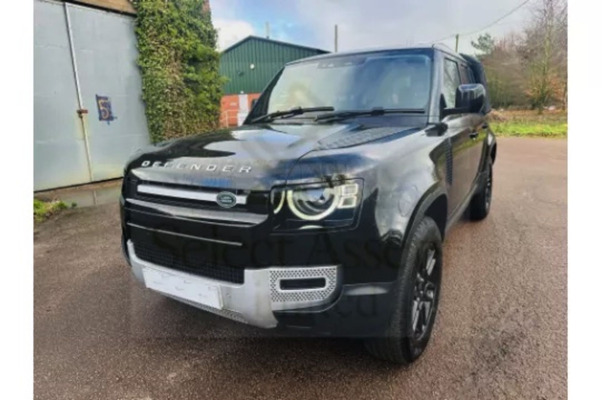 Land Rover Defender 110 3.0d AWD Mhev Automatic - All New 2025 Reg -1 Owner -Only 5k Miles -Pan Roof - Image 6 of 39