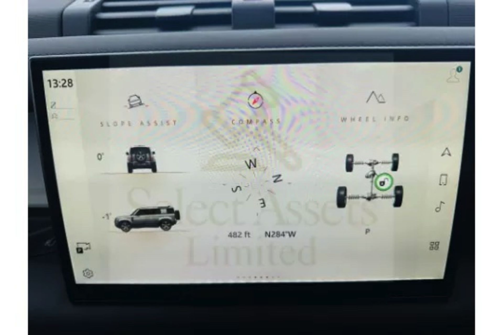 Land Rover Defender 110 3.0d AWD Mhev Automatic - All New 2025 Reg -1 Owner -Only 5k Miles -Pan Roof - Image 36 of 39