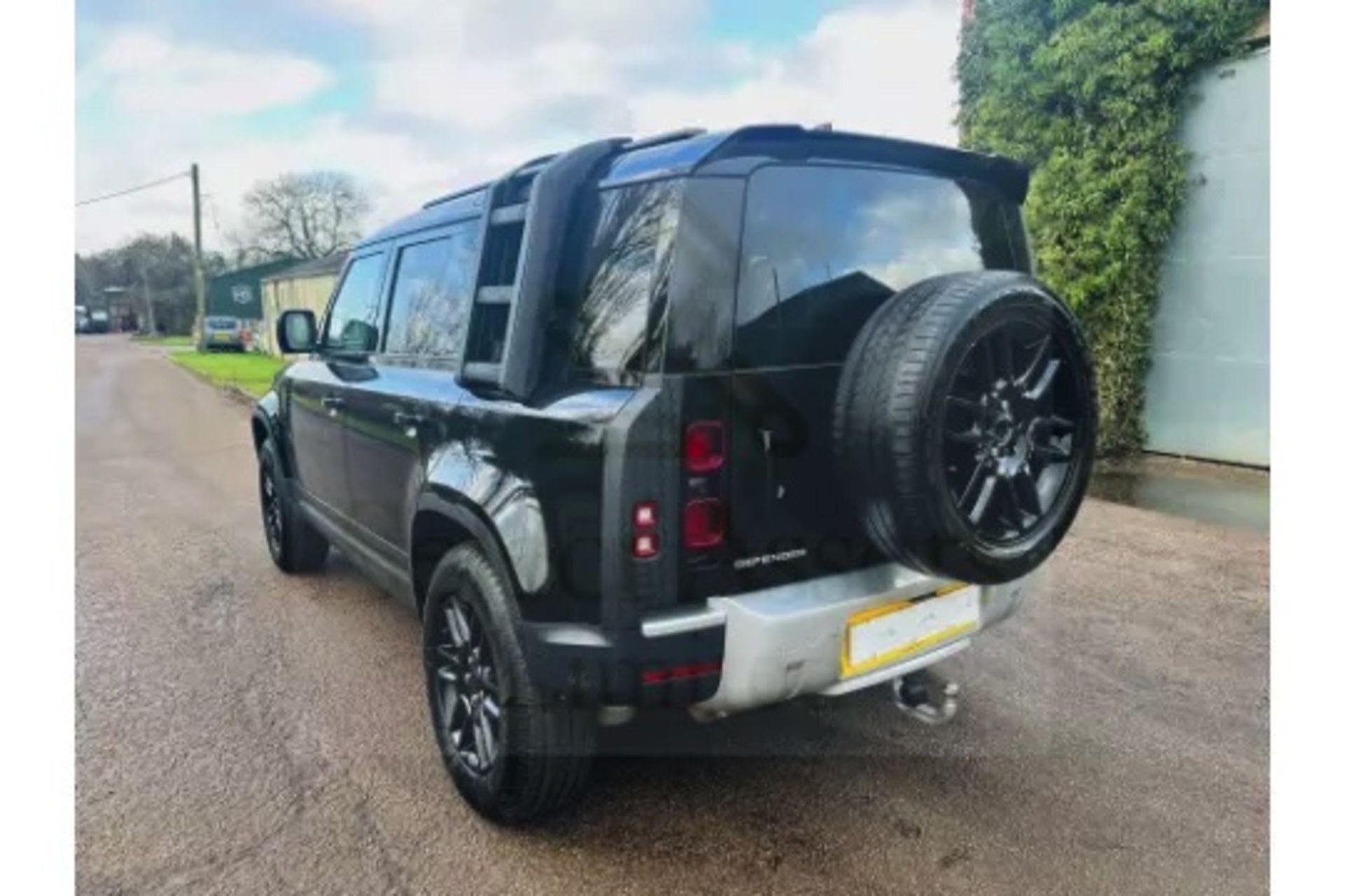 Land Rover Defender 110 3.0d AWD Mhev Automatic - All New 2025 Reg -1 Owner -Only 5k Miles -Pan Roof - Image 12 of 39