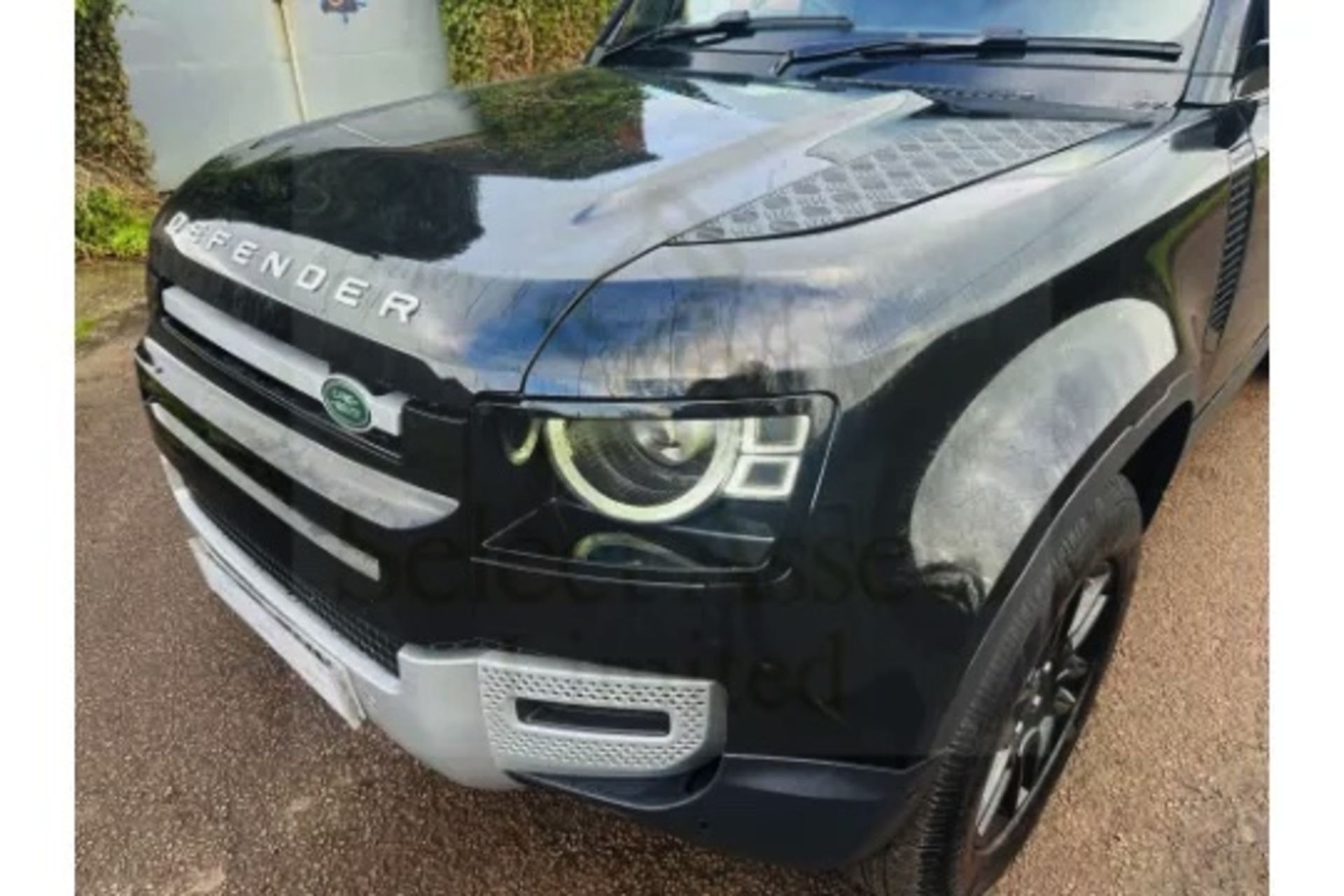 Land Rover Defender 110 3.0d AWD Mhev Automatic - All New 2025 Reg -1 Owner -Only 5k Miles -Pan Roof - Image 9 of 39