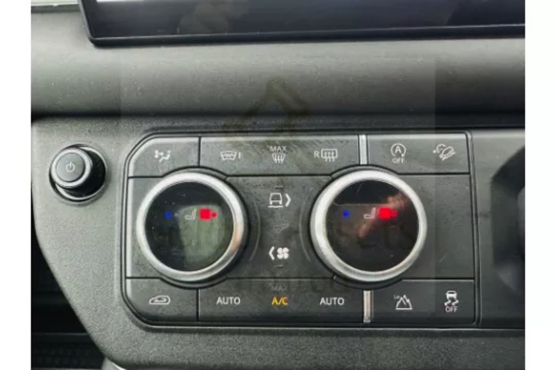 Land Rover Defender 110 3.0d AWD Mhev Automatic - All New 2025 Reg -1 Owner -Only 5k Miles -Pan Roof - Image 19 of 39