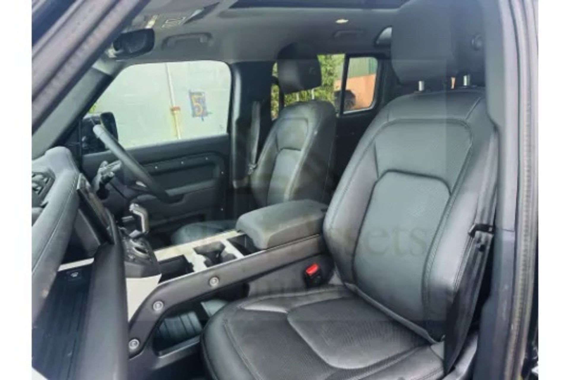 Land Rover Defender 110 3.0d AWD Mhev Automatic - All New 2025 Reg -1 Owner -Only 5k Miles -Pan Roof - Image 18 of 39