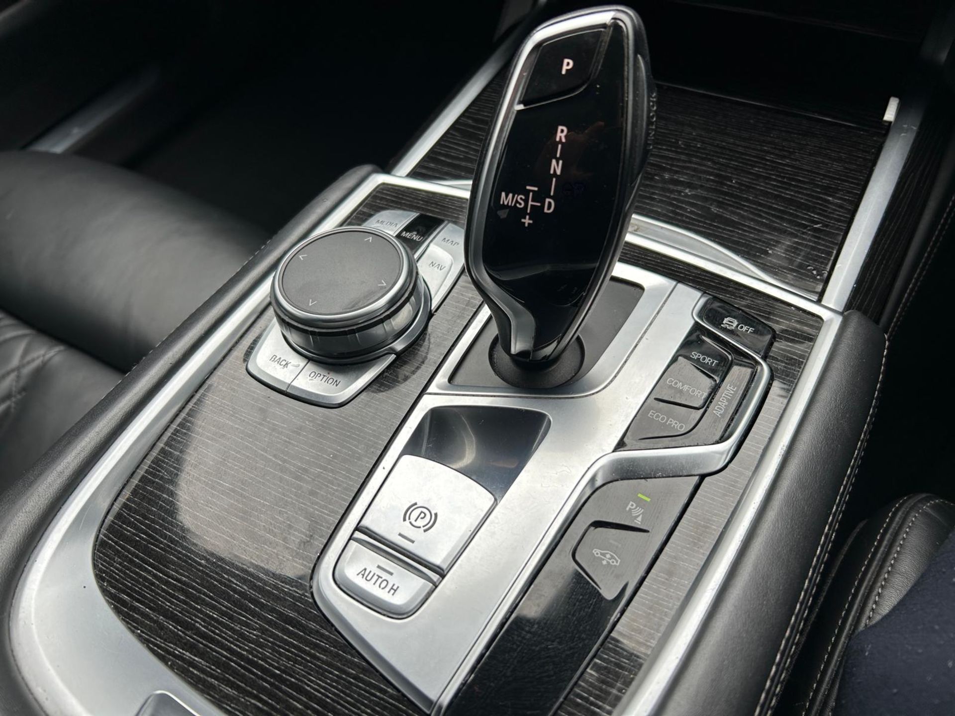 (RESERVE MET)BMW 730D M SPORT AUTO "SALOON" 2018 MODEL - LEATHER - SAT NAV- AIR CON - ONLY 65K MILES - Image 15 of 27