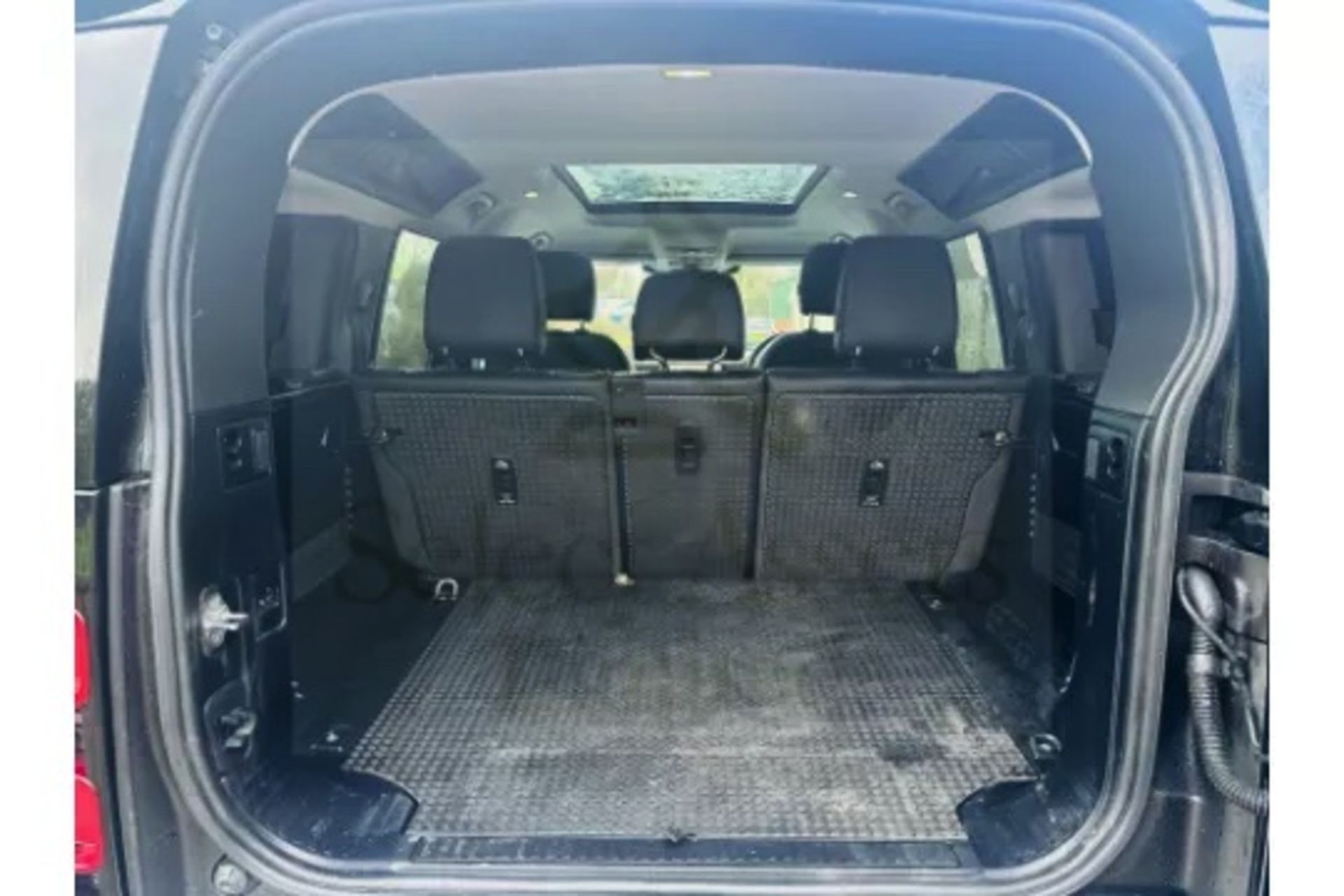 Land Rover Defender 110 3.0d AWD Mhev Automatic - All New 2025 Reg -1 Owner -Only 5k Miles -Pan Roof - Image 38 of 39
