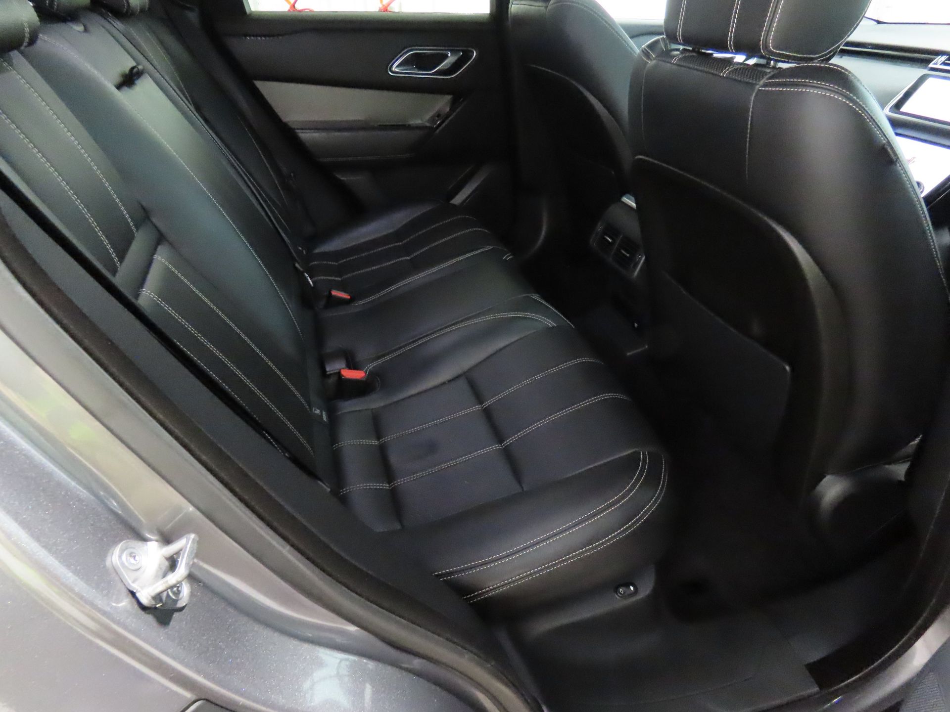 (RESERVE MET)RANGE ROVER VELAR AUTO - 2018 18Reg - PAN ROOF - FULL LEATHER - SAT NAV - AIR CON - Image 10 of 12