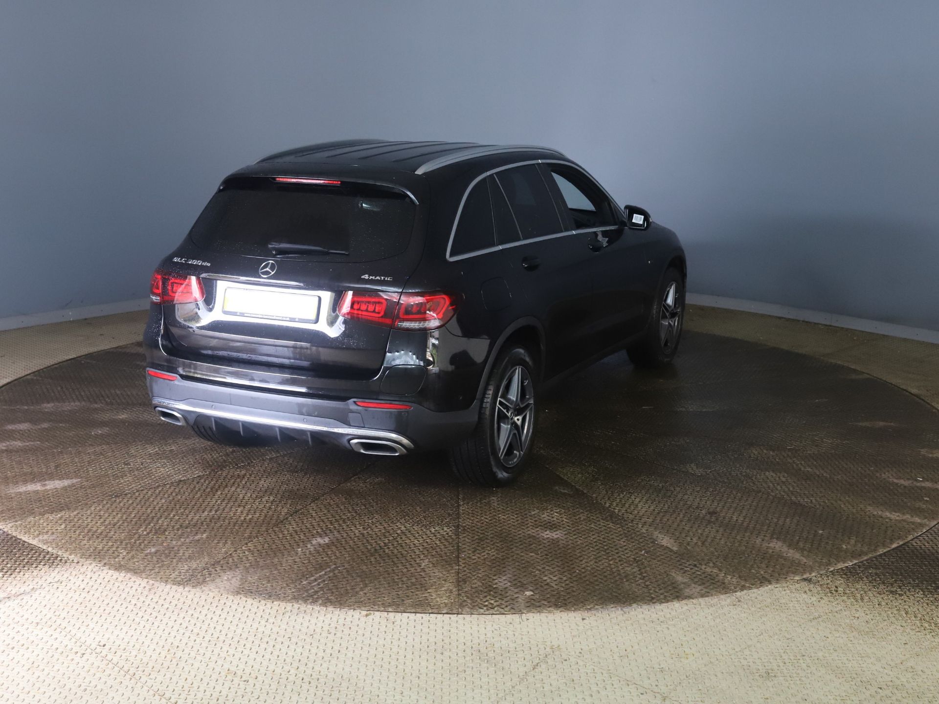 Mercedes GLC 300de 4Matic AMG Line Auto - 2021 Model - Reversing Cam - Sat Nav - 66k Miles Only - Image 3 of 11