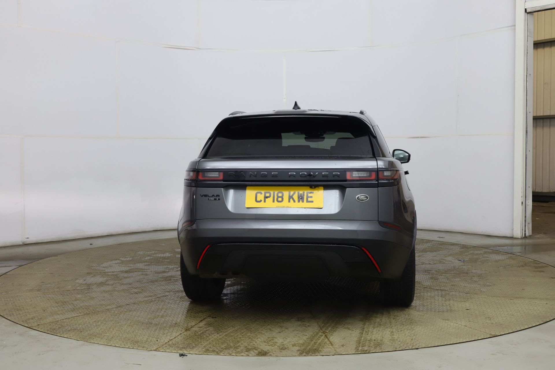 (RESERVE MET)RANGE ROVER VELAR AUTO - 2018 18Reg - PAN ROOF - FULL LEATHER - SAT NAV - AIR CON - Image 5 of 12