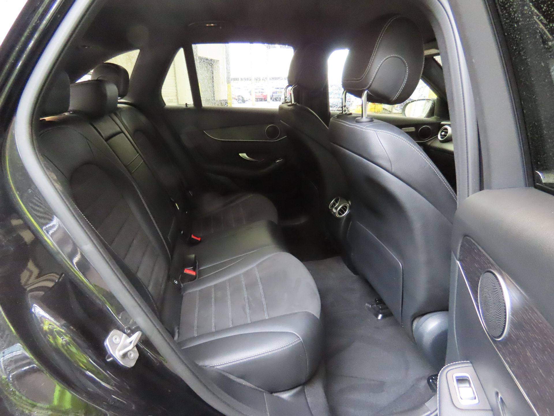 Mercedes GLC 300de 4Matic AMG Line Auto - 2021 Model - Reversing Cam - Sat Nav - 66k Miles Only - Image 9 of 11