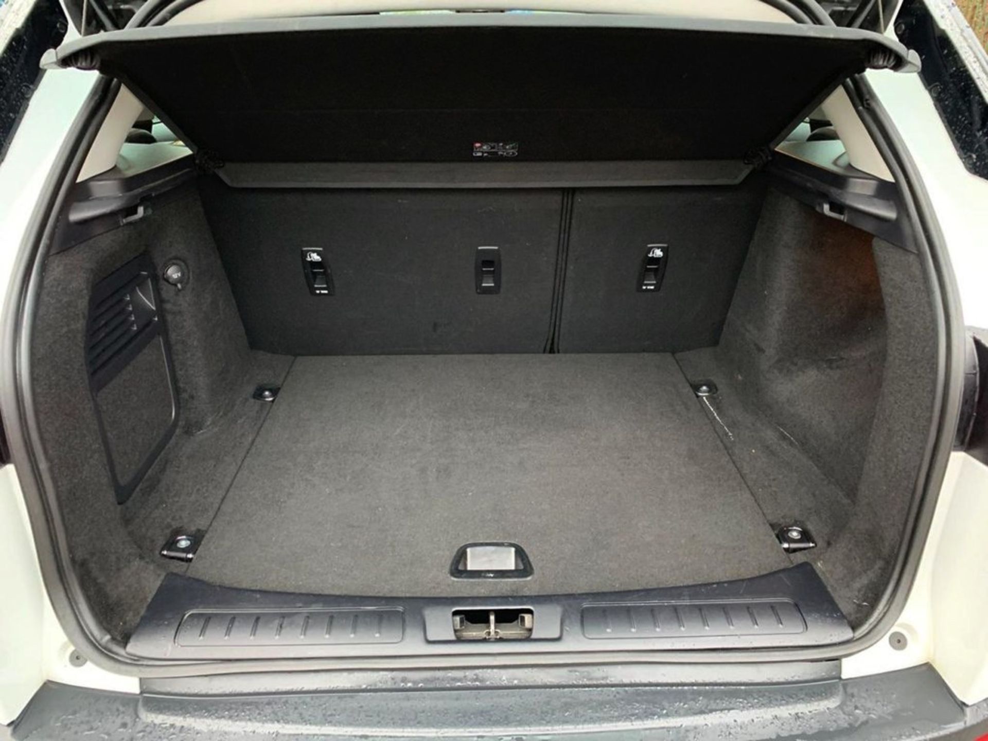 "RESERVE MET" RANGE ROVER EVOQUE 2.0 AUTO S/S -"SE TECH"- LEATHER - SAT NAV - AIR CON - - 2x KEYS!!! - Image 6 of 6