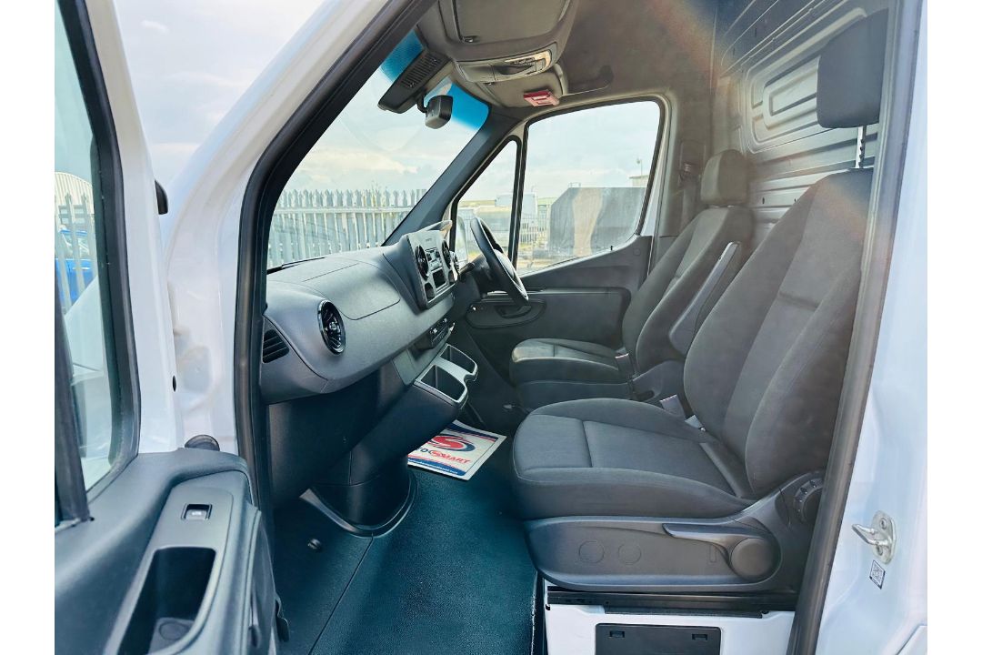 "RESERVE MET" MERCEDES SPRINTER PROGRESSIVE E - MWB - AUTOMATIC - 2022 Model - Air Con - 33k Miles!! - Image 4 of 9