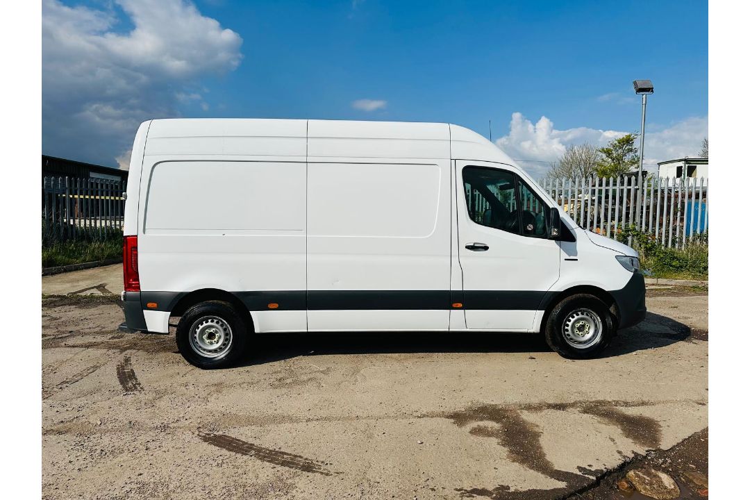 "RESERVE MET" MERCEDES SPRINTER PROGRESSIVE E - MWB - AUTOMATIC - 2022 Model - Air Con - 33k Miles!! - Image 1 of 9