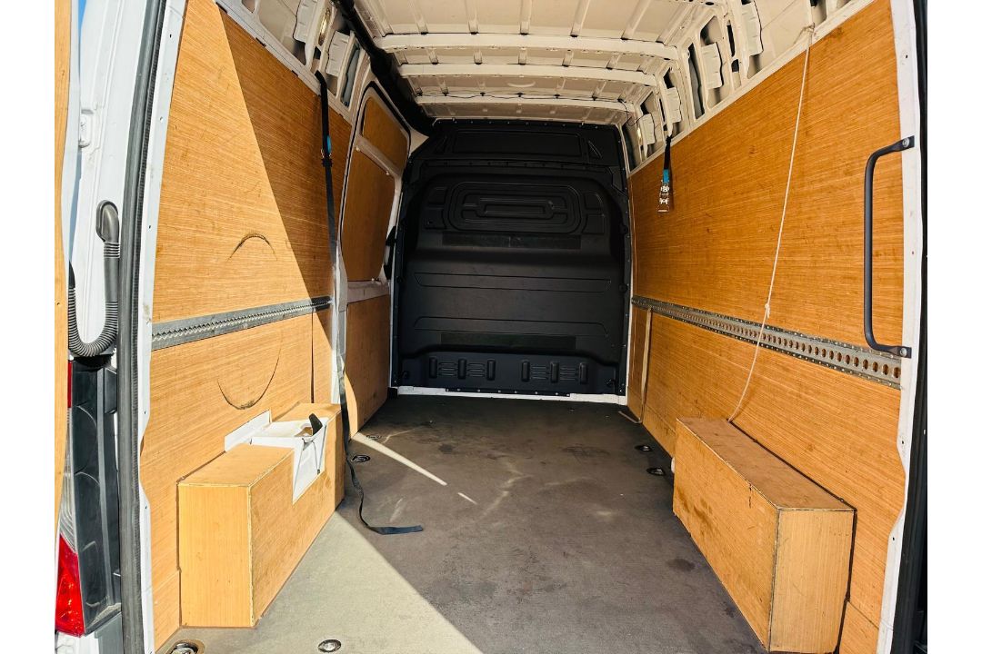 "RESERVE MET" MERCEDES SPRINTER PROGRESSIVE E - MWB - AUTOMATIC - 2022 Model - Air Con - 33k Miles!! - Image 7 of 9