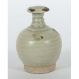 Vase mit Rostflecken China,