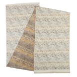 Seidenstoffbahn mit Baum- und