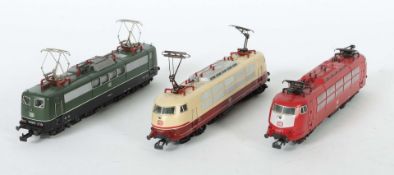 3 Loks Märklin, Spur H0, 3054, BR 103