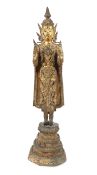 Stehender Buddha in Abhaya Mudra