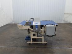 Loma IQ2 Metal Detector with Conveyor 40