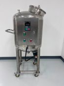 Trustar 200 L Stainless Steel Heated Magnetic Stir and Mixing Tank w/ Bottom Tank Mixer