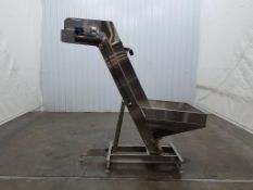 Blue Belt Incline Cleated Elevator Conveyor with Hopper