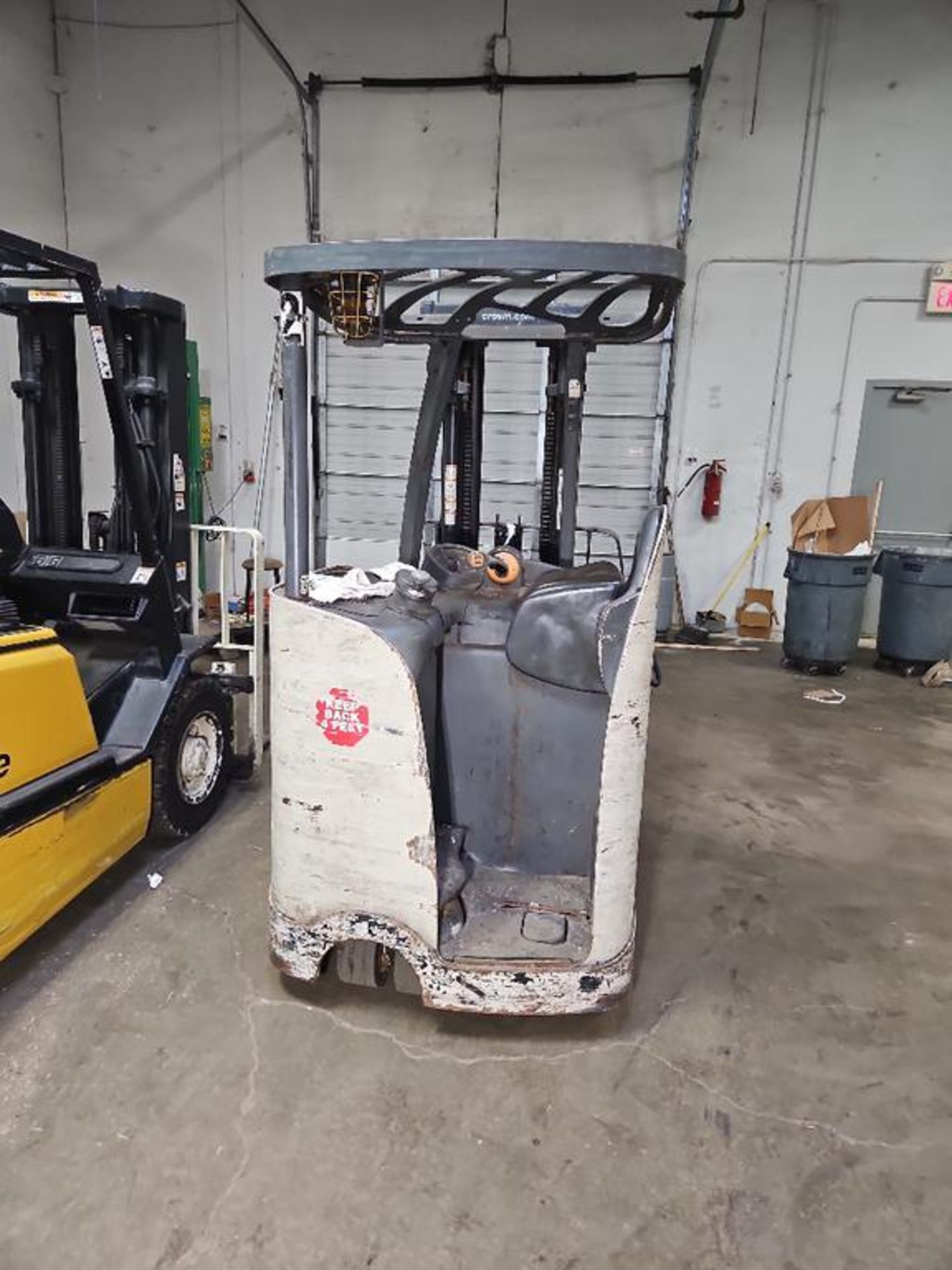 Crown Rc5535 Used Crown RC5535-30 Forklift with: Load capacity: 3,000 poundsFork ...