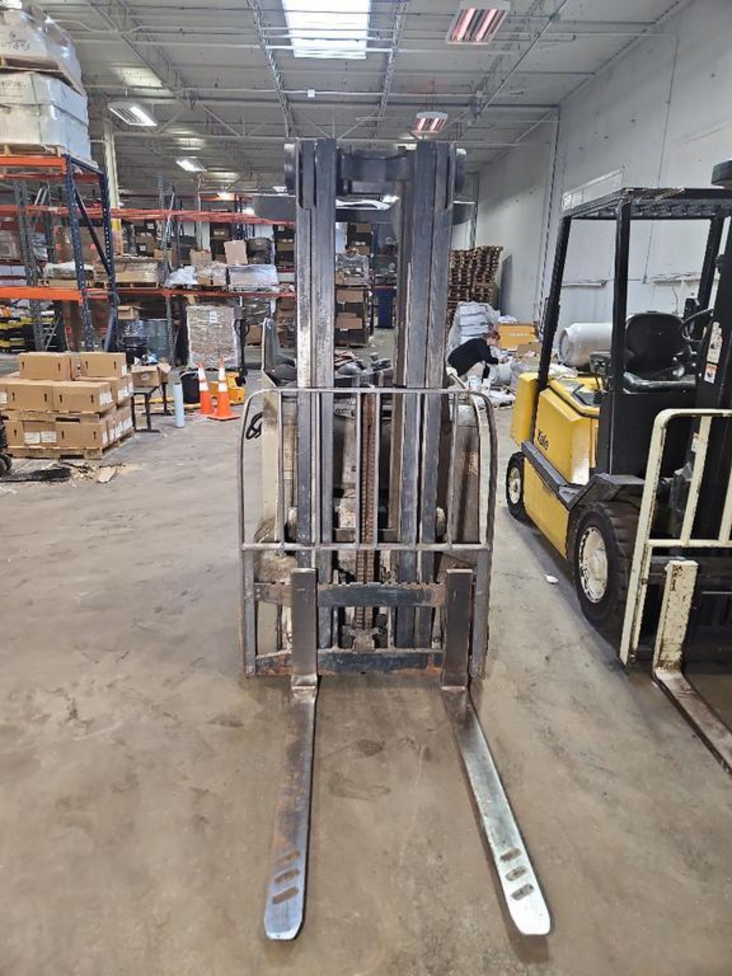 Used Crown RC5535-30 Forklift with: Load capacity: 3,000 poundsFork ...