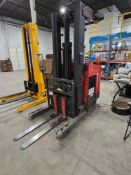 Raymond ​​​​​ EASI R40TT Reach Forklift