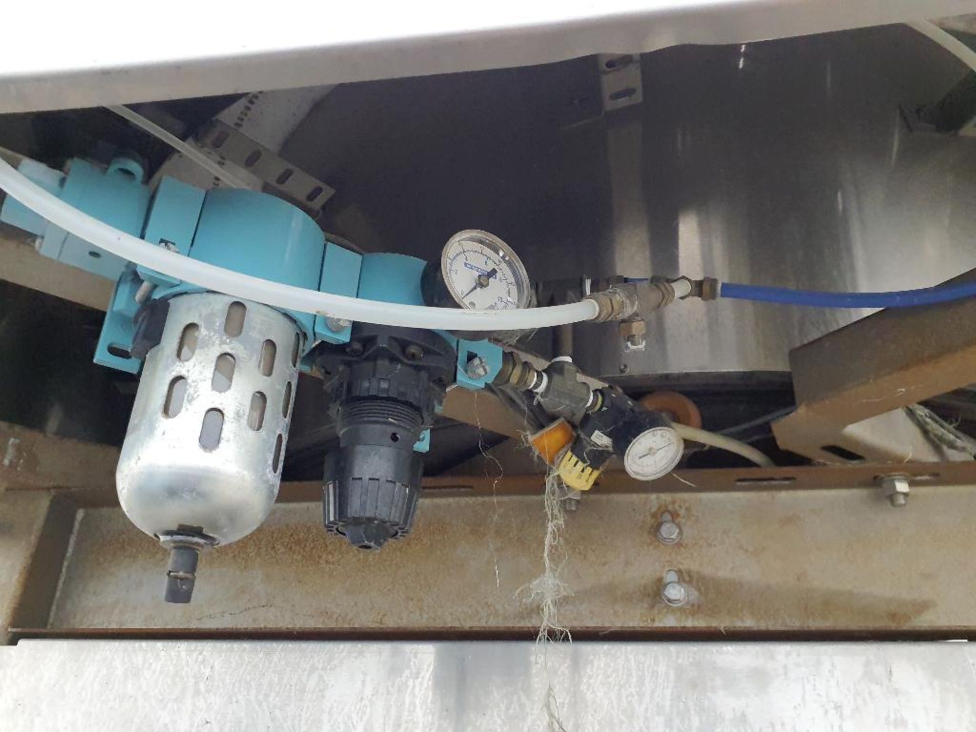 Hoppmann Corporation 52" Diameter Centrifugal Bottle Unscrambler Mounted On A Frame - Image 17 of 19