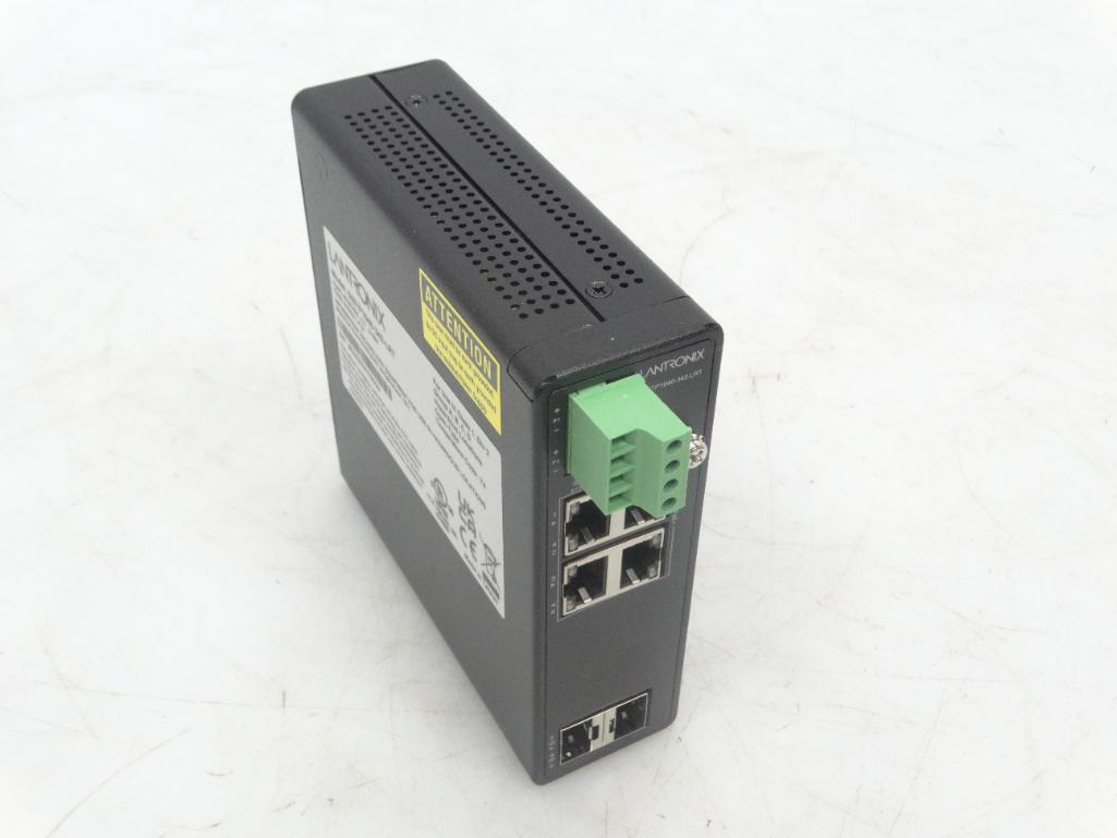 New in Box LANTRONIX SISTP1040-342-LRT ETHERNET SWITCH