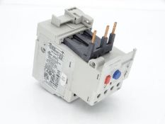 New in Box ALLEN BRADLEY 193-EECB SERIES C RELAY