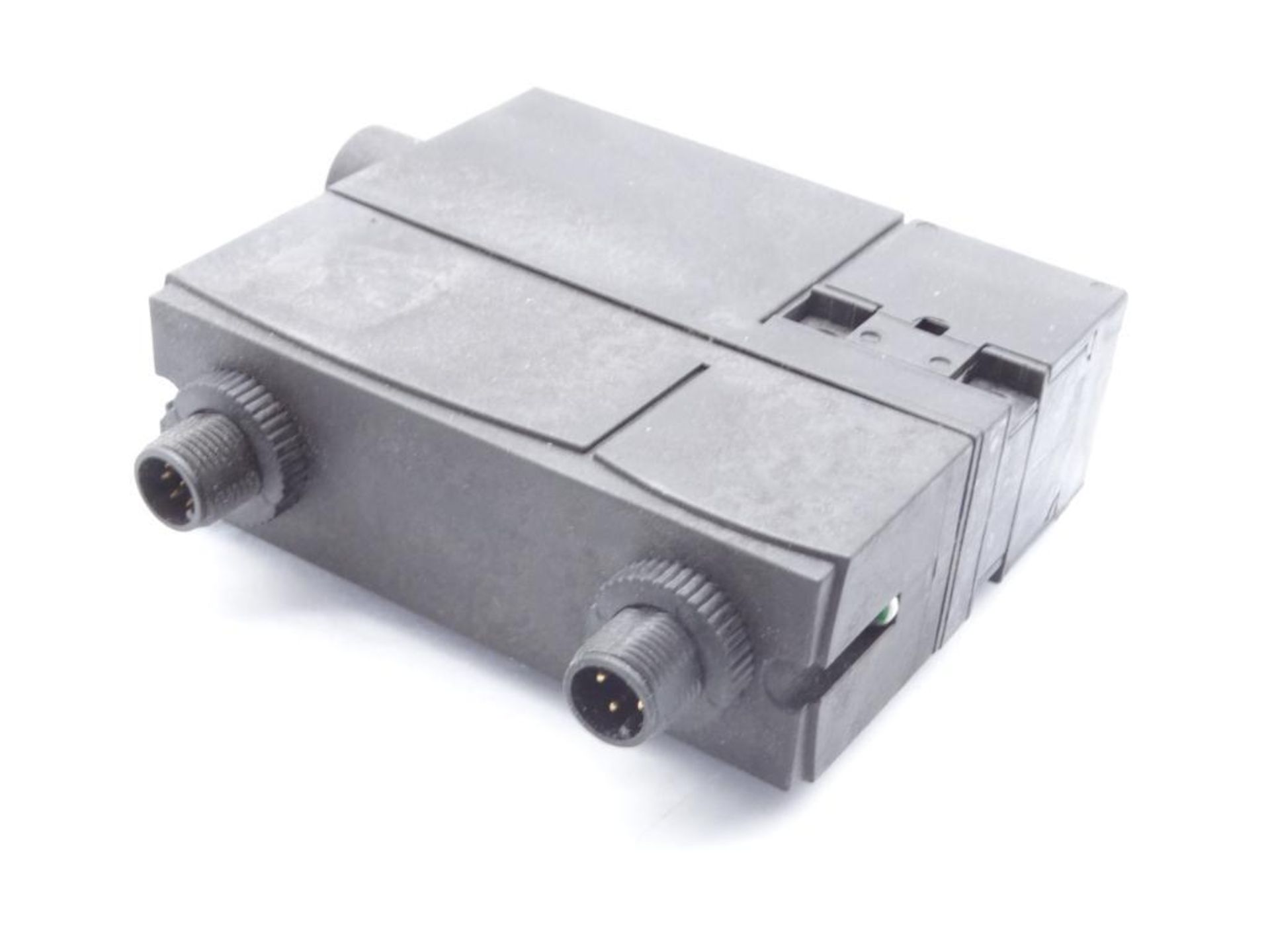 New in Box SCHMERSAL AZM170ST-12/02ZRK-2197-24VAC/DC SWITCH - Image 2 of 3