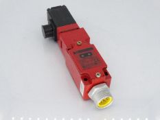New in Box TELEMECANIQUE XCKJ7954B2-647 SWITCH