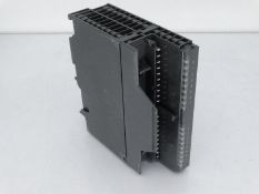 New in Box SIEMENS 6ES7321-1FH00-0AA0 PLC MODULE