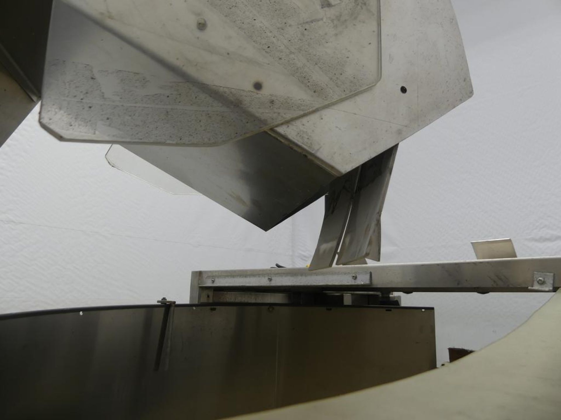 Pace M500 Stainless Steel Automatic Bulk Bottle Unscrambler with Infeed Hopper - Image 31 of 35