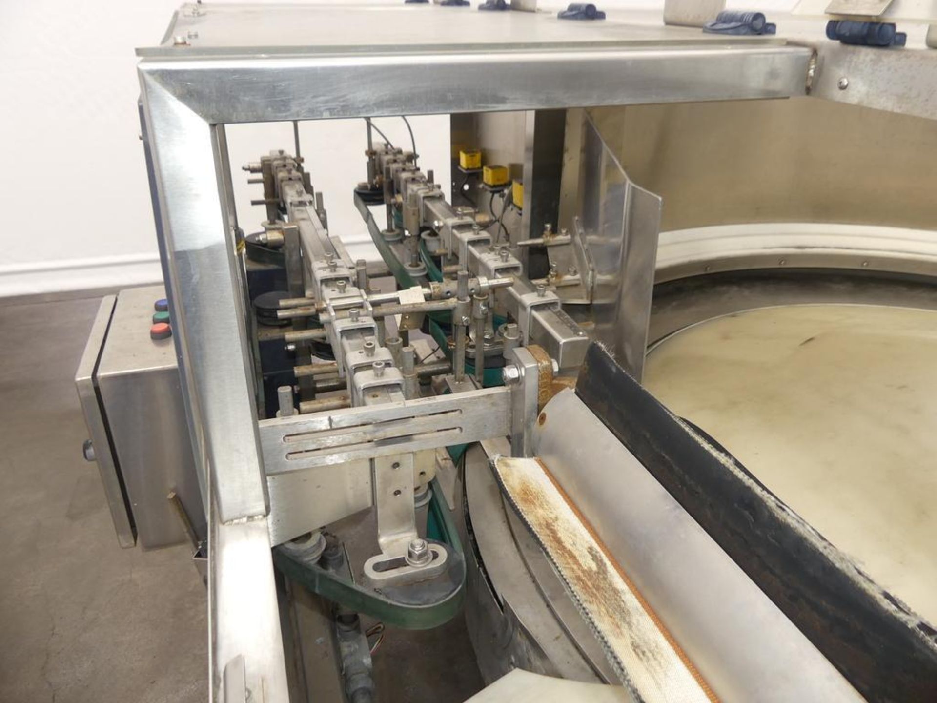 Pace M500 Stainless Steel Automatic Bulk Bottle Unscrambler with Infeed Hopper - Image 9 of 35