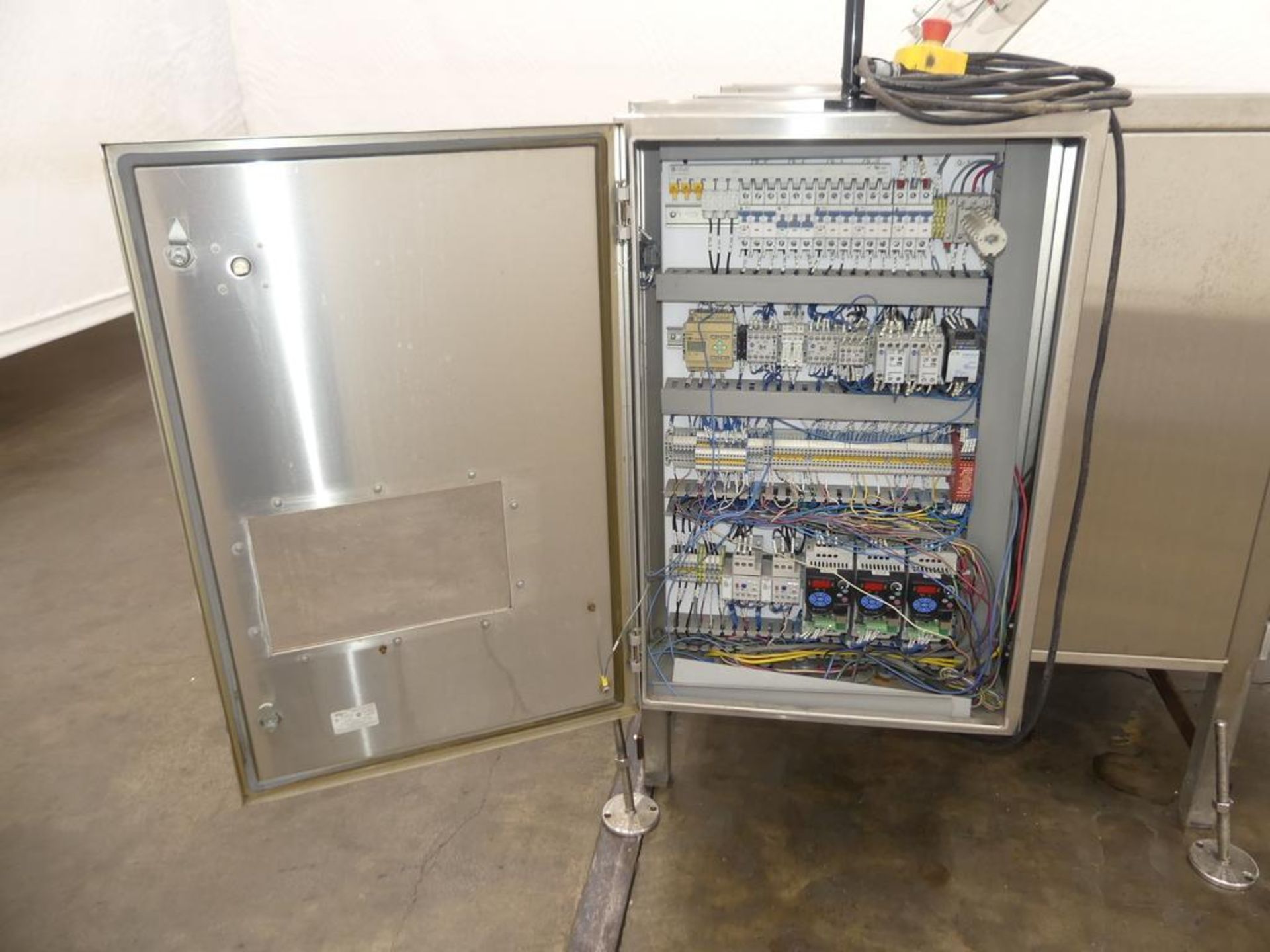 Pace M500 Stainless Steel Automatic Bulk Bottle Unscrambler with Infeed Hopper - Image 24 of 35