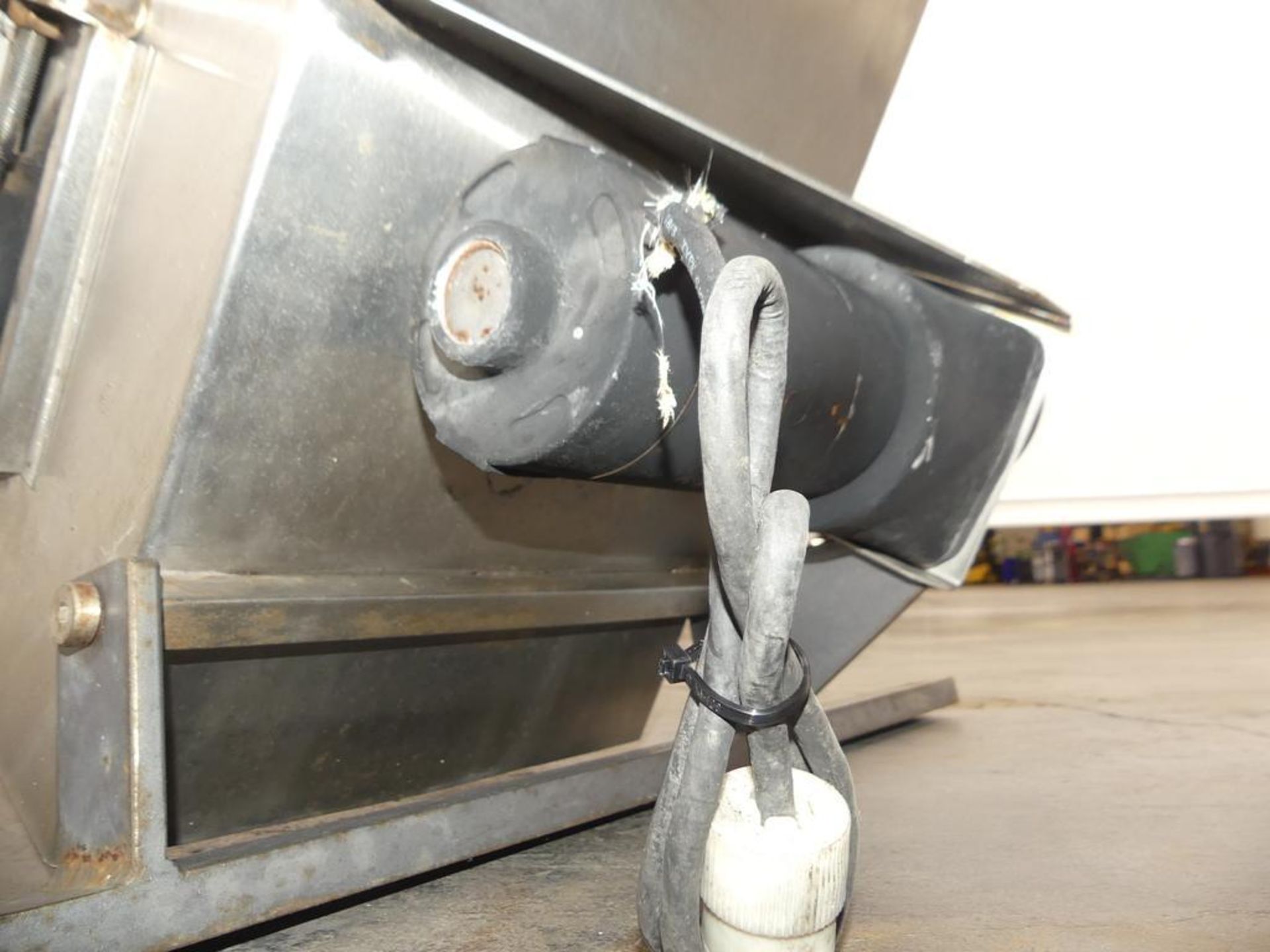 Pace M500 Stainless Steel Automatic Bulk Bottle Unscrambler with Infeed Hopper - Image 33 of 35