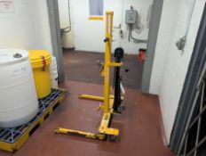 Global Industrial LPDT Pallet Stacker