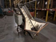 Cleated Inclined Belt Conveyor with Infeed Hopper