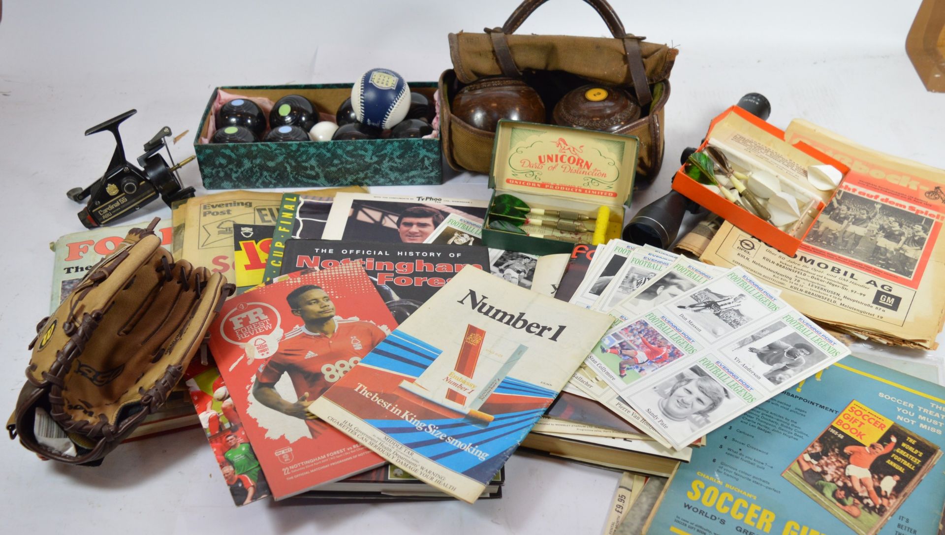 Sporting Interest; A collection of sporting items, including carpet bowls, lawn bowls, cased