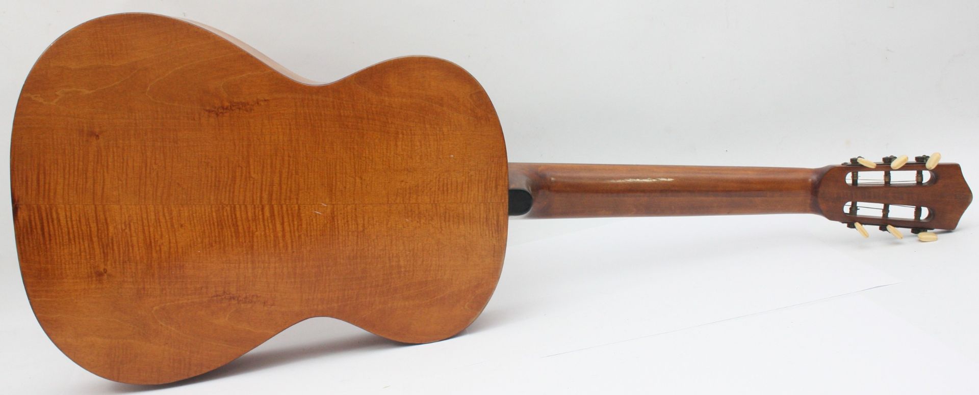 Hofner Flamenco acoustic guitar, maple and spruce, made in Germany, paper label numbered 5926, - Image 4 of 4