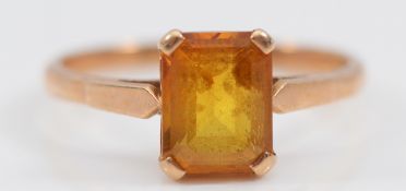 A 9ct gold citrine dress ring, R 1/2, 2.7g